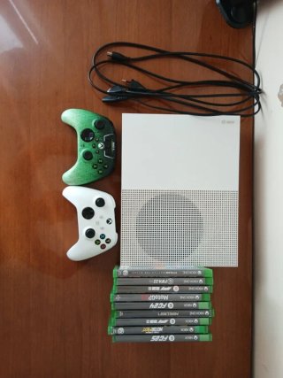 Xbox One S 1TB + 2 Controller + Giochi