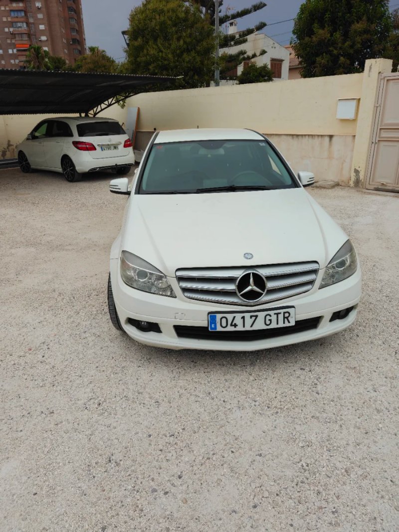 Mercedes-Benz Clase C 2010 - foto 1