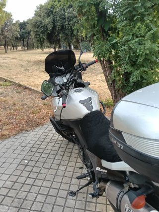 Suzuki V-Strom DL 1000 Moto