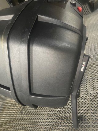 Baúl Moto 2 Cascos SHAD Soporte Regulable