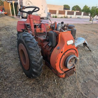 Tractor Pascuali con arado