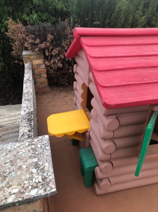 Caseta infantil Chicco desmontada