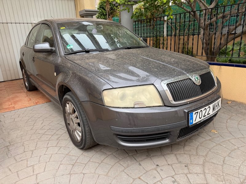 Skoda Superb 2004 - foto 1