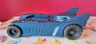 Batmovil Bizak DC Batman + Muñeco 30cm