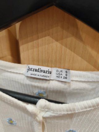 Crop top flores S Stradivarius