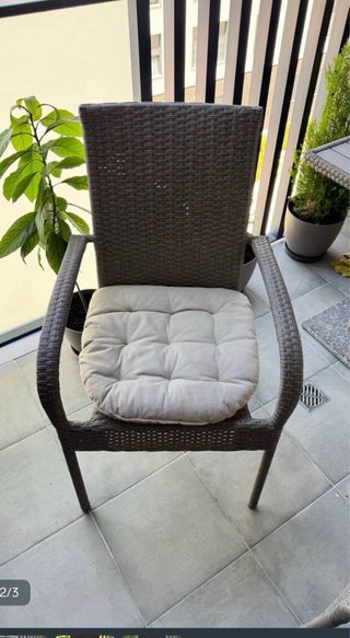 Conjunto mesa y 2 sillas exterior + Cojines