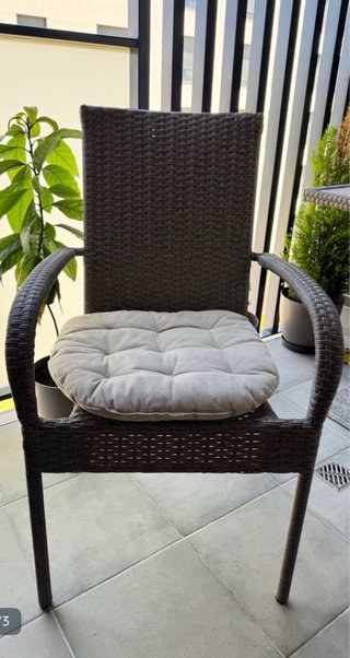 Conjunto mesa y 2 sillas exterior + Cojines