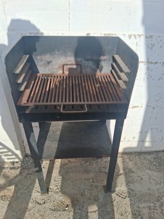 Barbacoa de hierro macizo