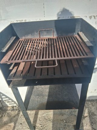 Barbacoa de hierro macizo