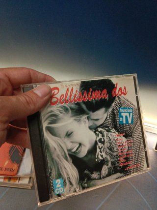8 CDs Música Variada: Amor, Boleros, Reggae