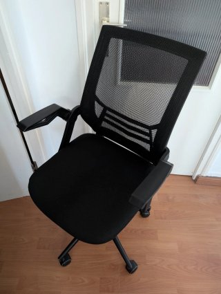 Silla de oficina ergonómica negra