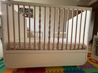 Cuna- cama blanca con cajones