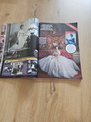 Revista HOLA, especial 70 aniversario