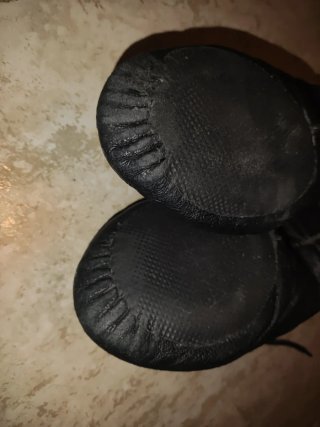 Zapatos de folclore de cuero negros