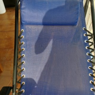 Hamaca azul y negra plegable. 22 euros unidad.