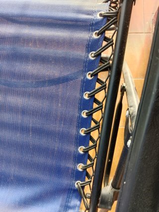 Hamaca azul y negra plegable. 22 euros unidad.