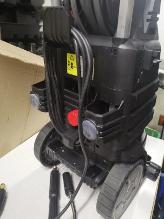 Hidrolavadora Bosch de 180 bar. y 2600w.