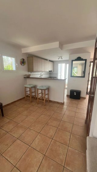 Se alquila casa con piscina por temporada