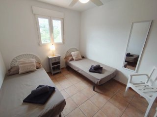 Se alquila casa con piscina por temporada