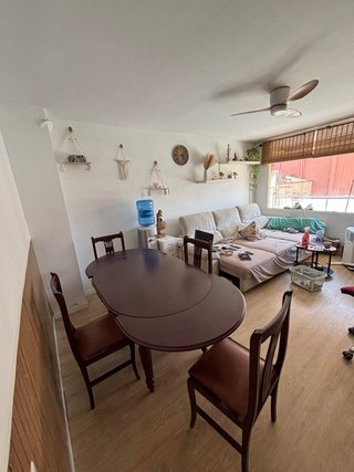 Mesa de comedor extensible de madera + 4 sillas