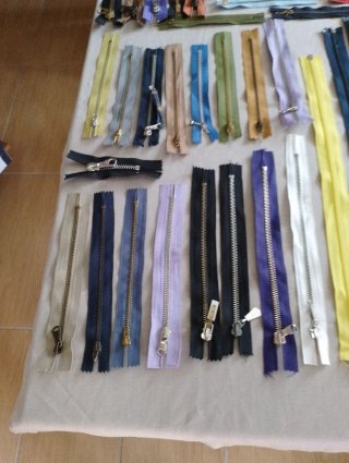 Stock cerniere lampo pezzi 52