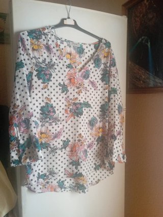 Camisa Soon Estampado Floral y Puntos