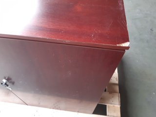 Armario bajo de madera Ref 73-74