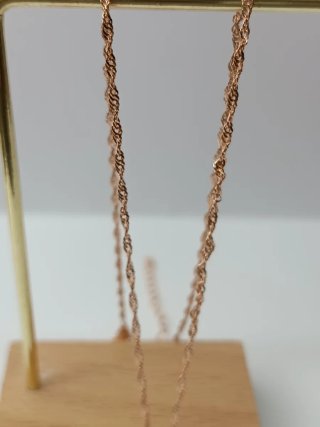 Collar laminado en Oro 18kl con Piedra Verde