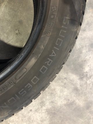 Neumático de invierno 255/50 R19
