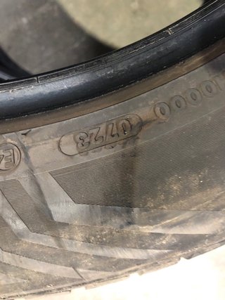 Neumático de invierno 255/50 R19