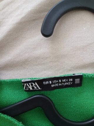 Vestido Zara verde elástico T. S