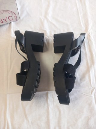 Sandalias negras tacón grueso