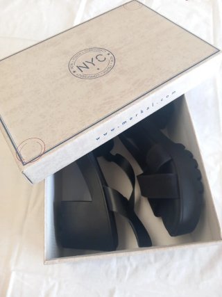 Sandalias negras tacón grueso