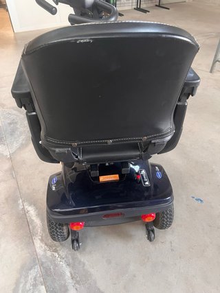 Scooter Eléctrico Invacare Leo Azul