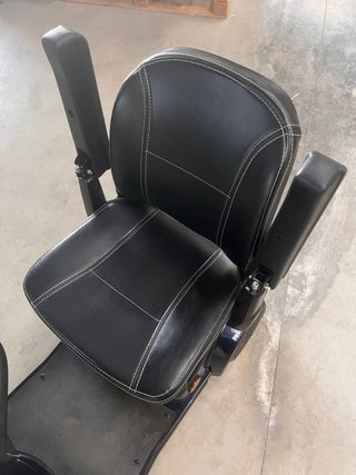 Scooter Eléctrico Invacare Leo Azul