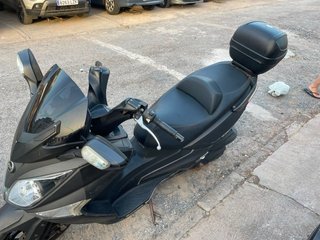 Maxi Scooter Negra