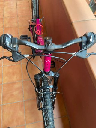 B-PRO MTB 24" niña - Shimano 18 velocidades + accs