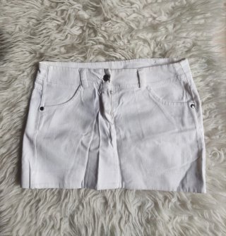 Falda blanca mini