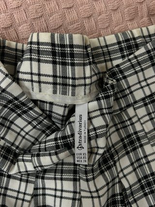 Minifalda cuadros Stradivarius Talla XS
