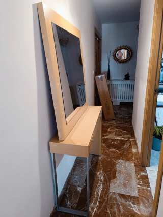 Mueble de entrada con espejo