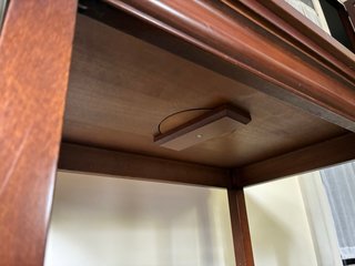 Mesa auxiliar de madera elegante