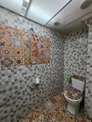 LOCAL COMERCIAL-VIVIENDA EN PLA DEL BON REPOS