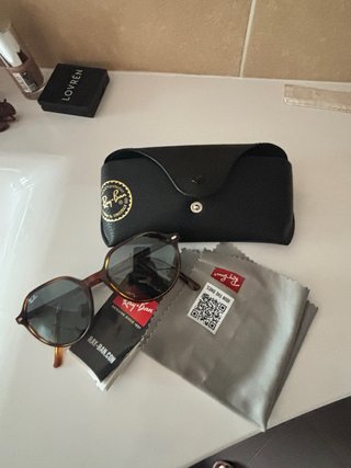 Ray-Ban Thalia RB2195 Occhiali da Sole