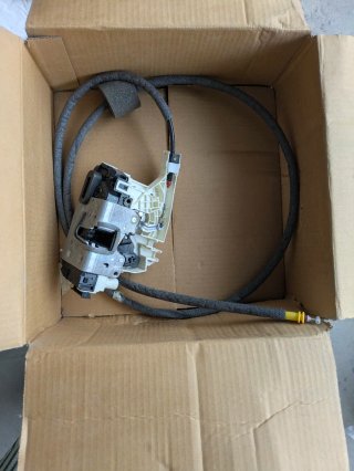 Cerradura puerta lateral derA9067304335 Sprinter