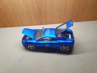 Ferrari 360 Modena Hot Wheels scala da 1/18
