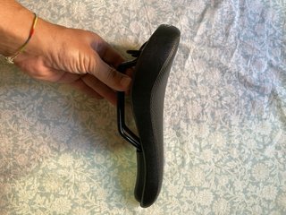 Sillín Brompton Negro Perforado