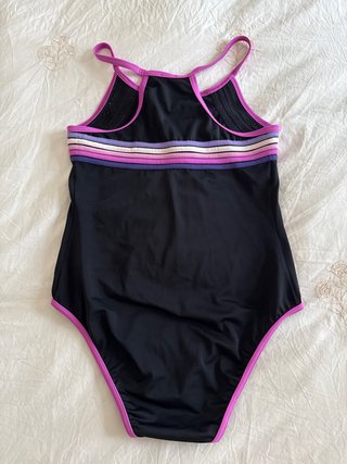 Bañador mujer negro con detalles morados