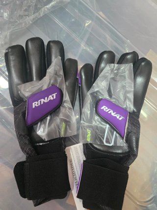 Guantes Portero Rinat Nuevos a estrenar.