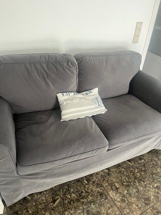 Sofá 2 plazas gris como NUEVO