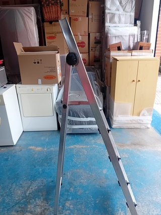 ESCALERA ALUMINIO COMO NUEVA 20 €, CARTAGENA